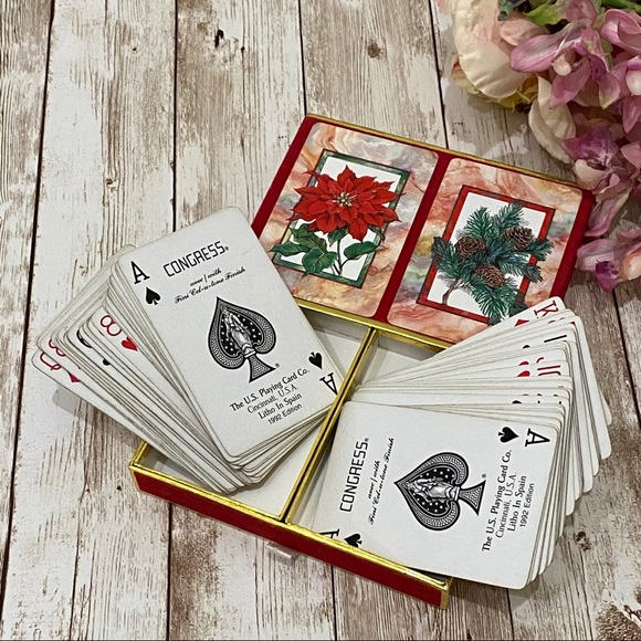 Congress Poinsettia Pine Cones Playing Cards - Picture 1 of 8